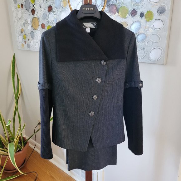 Nicowa Jackets & Blazers - Nicowa Taupe and Black Wide Leg Pant Suit US 6